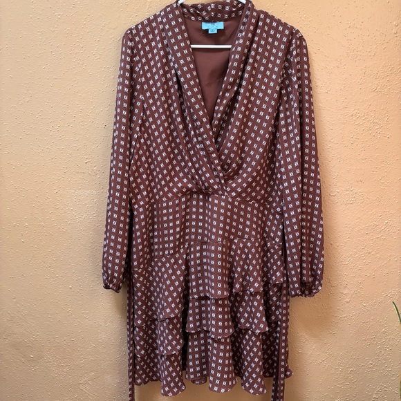 CeCe Dresses & Skirts - CeCe Shawl-Collar Long-Sleeve Tiered Dress